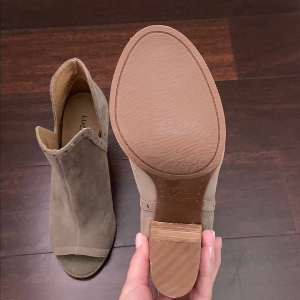 Heels - Picture 4 of 4